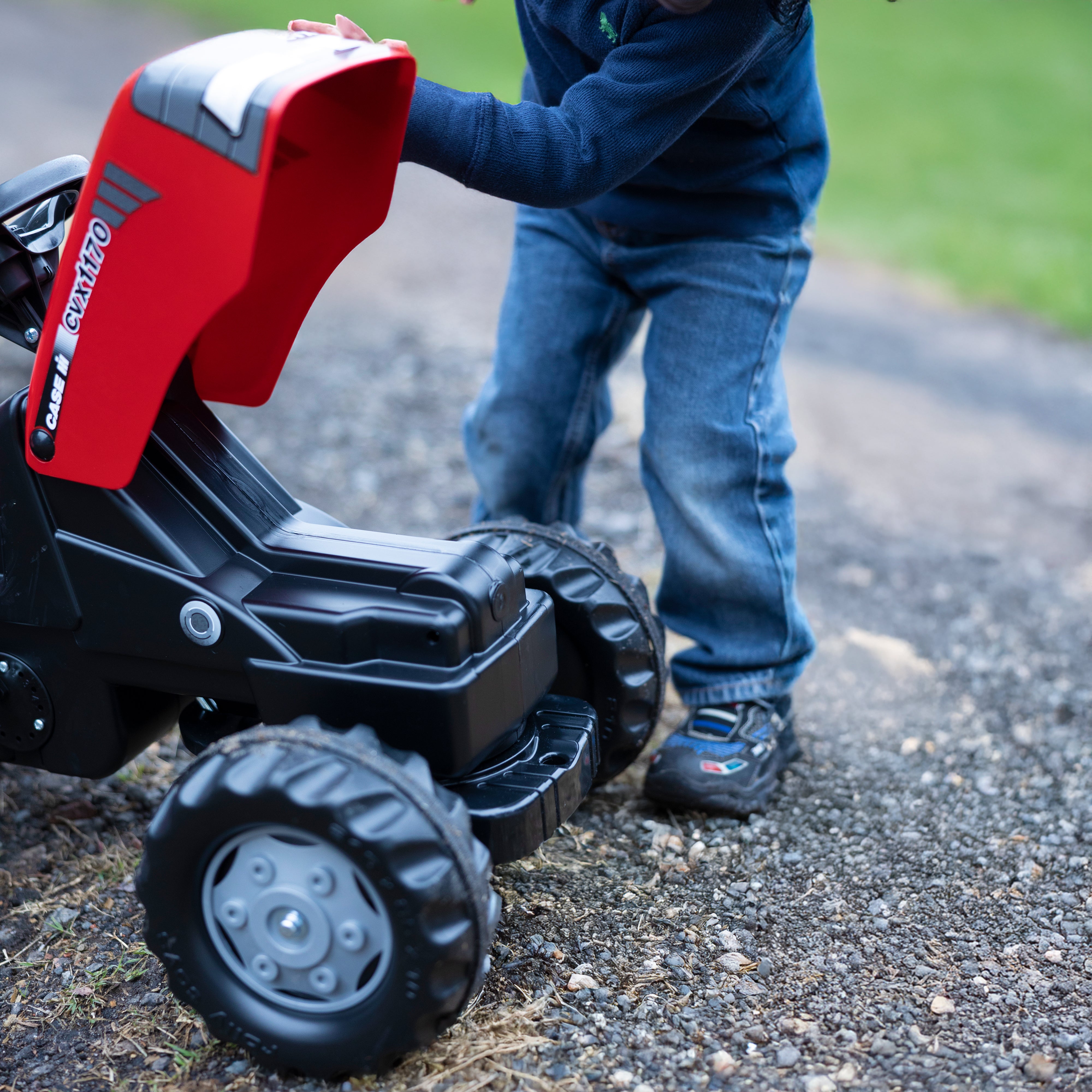 Case IH Tractor With Trailer