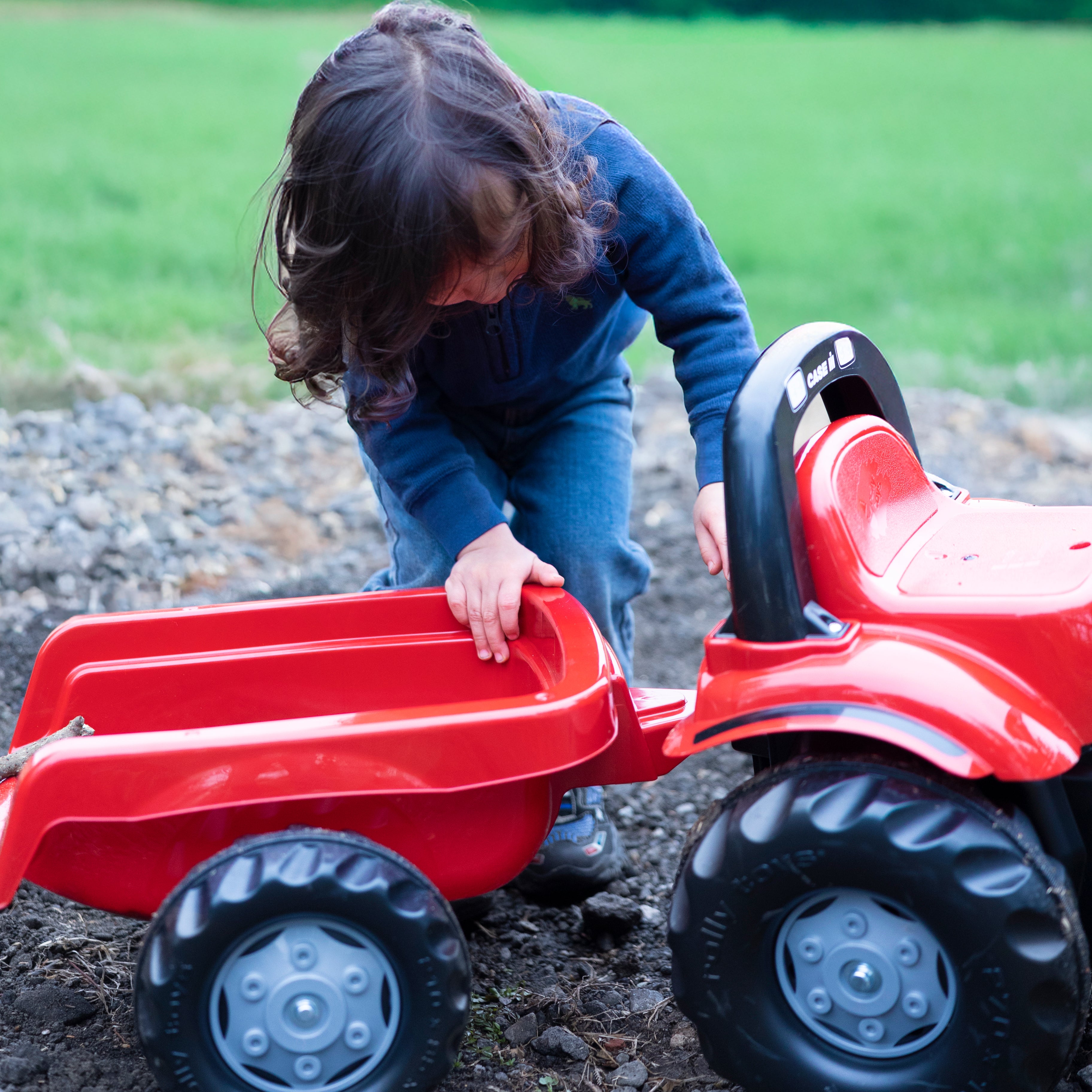 Case IH Tractor With Trailer