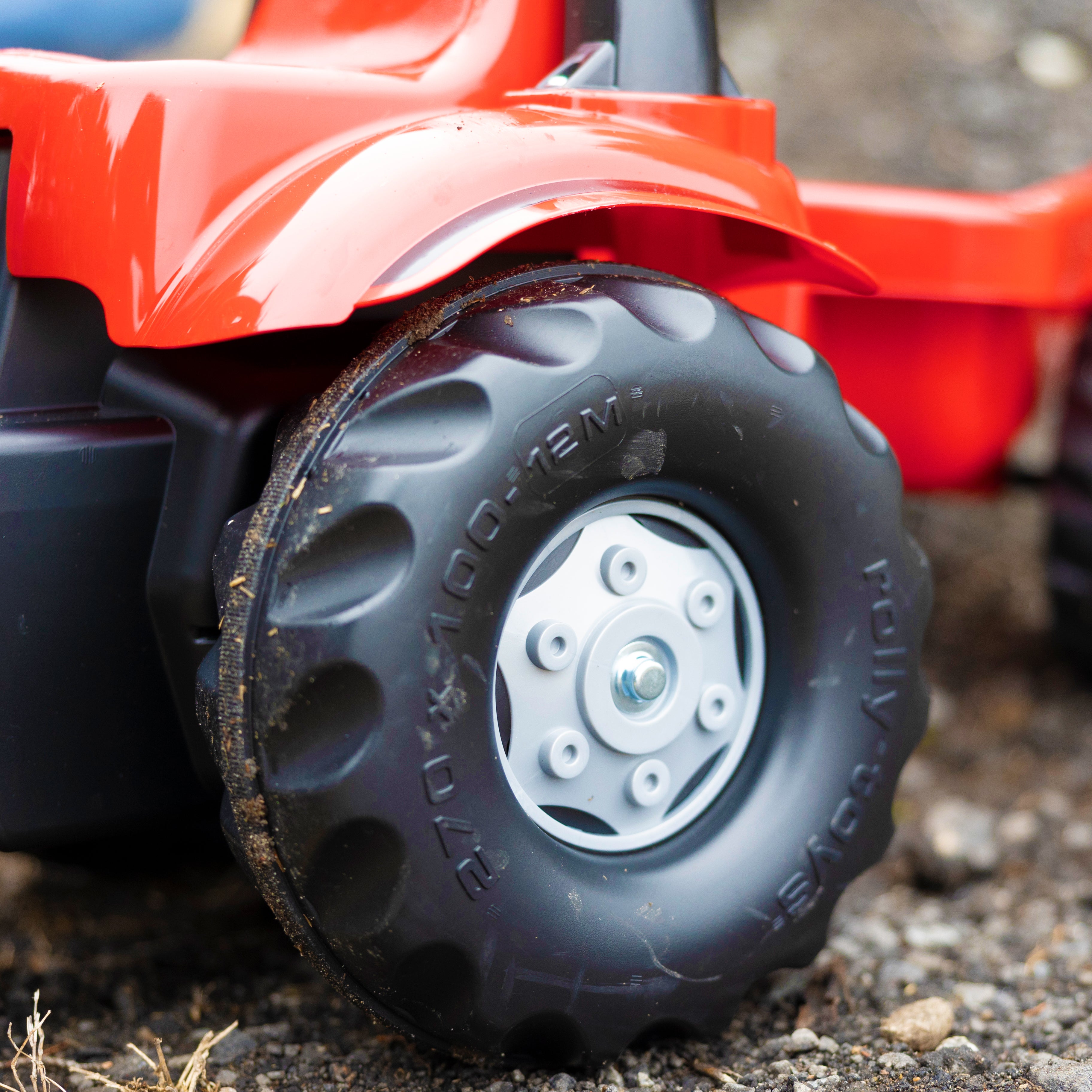 Case IH Tractor With Trailer